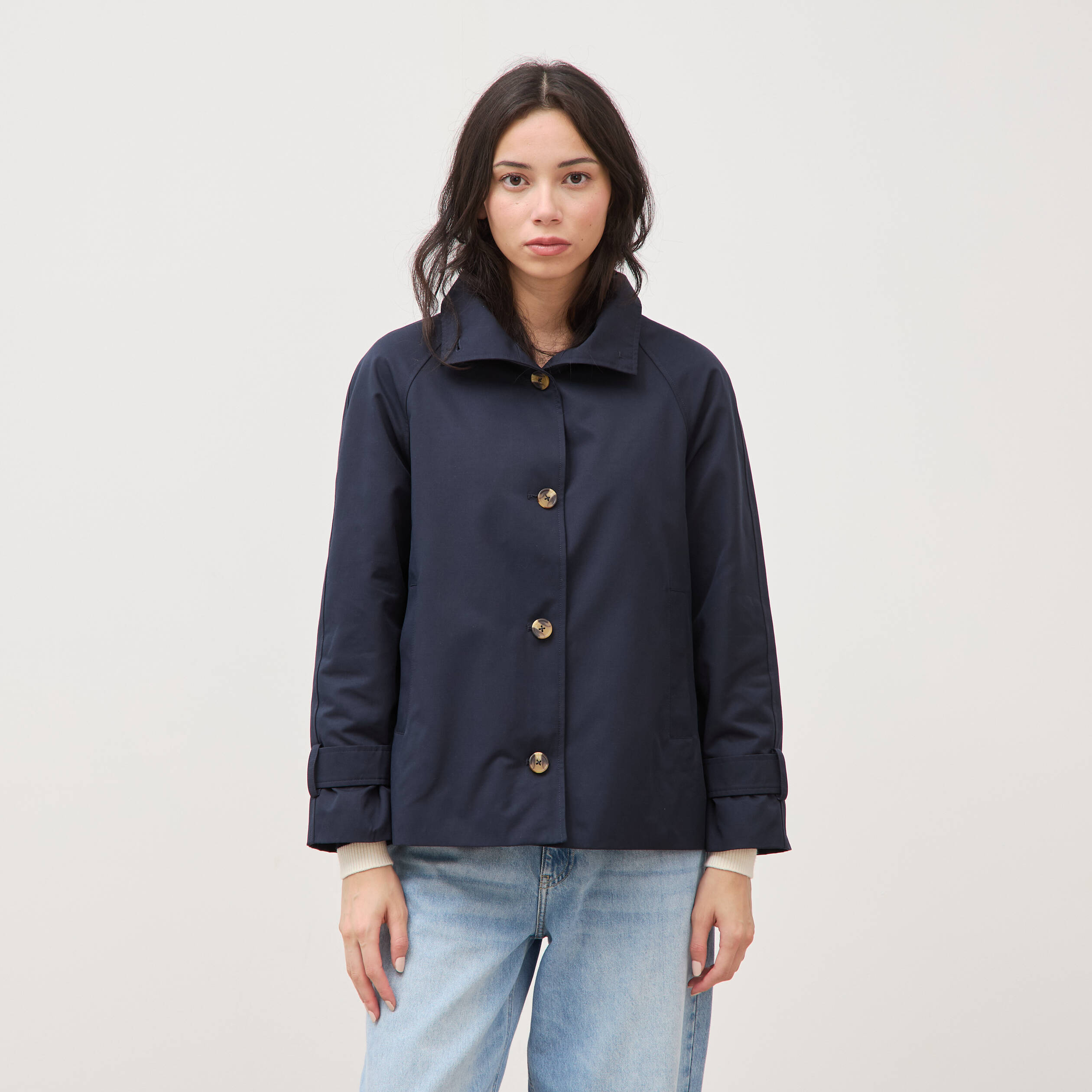 Trench droit court col montant bleu fonc&eacute; femme
