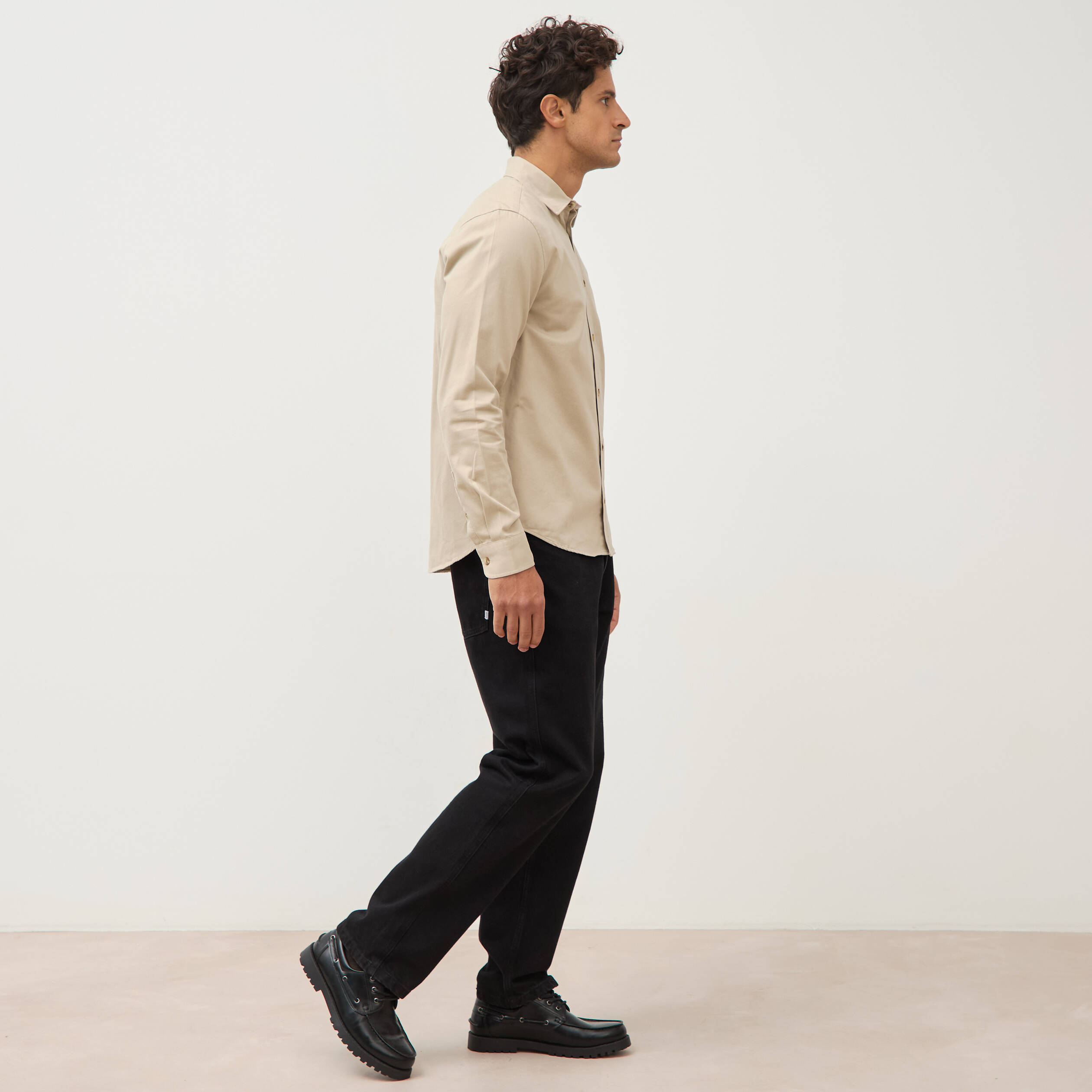 Chemise droite en coton manches longues beige homme