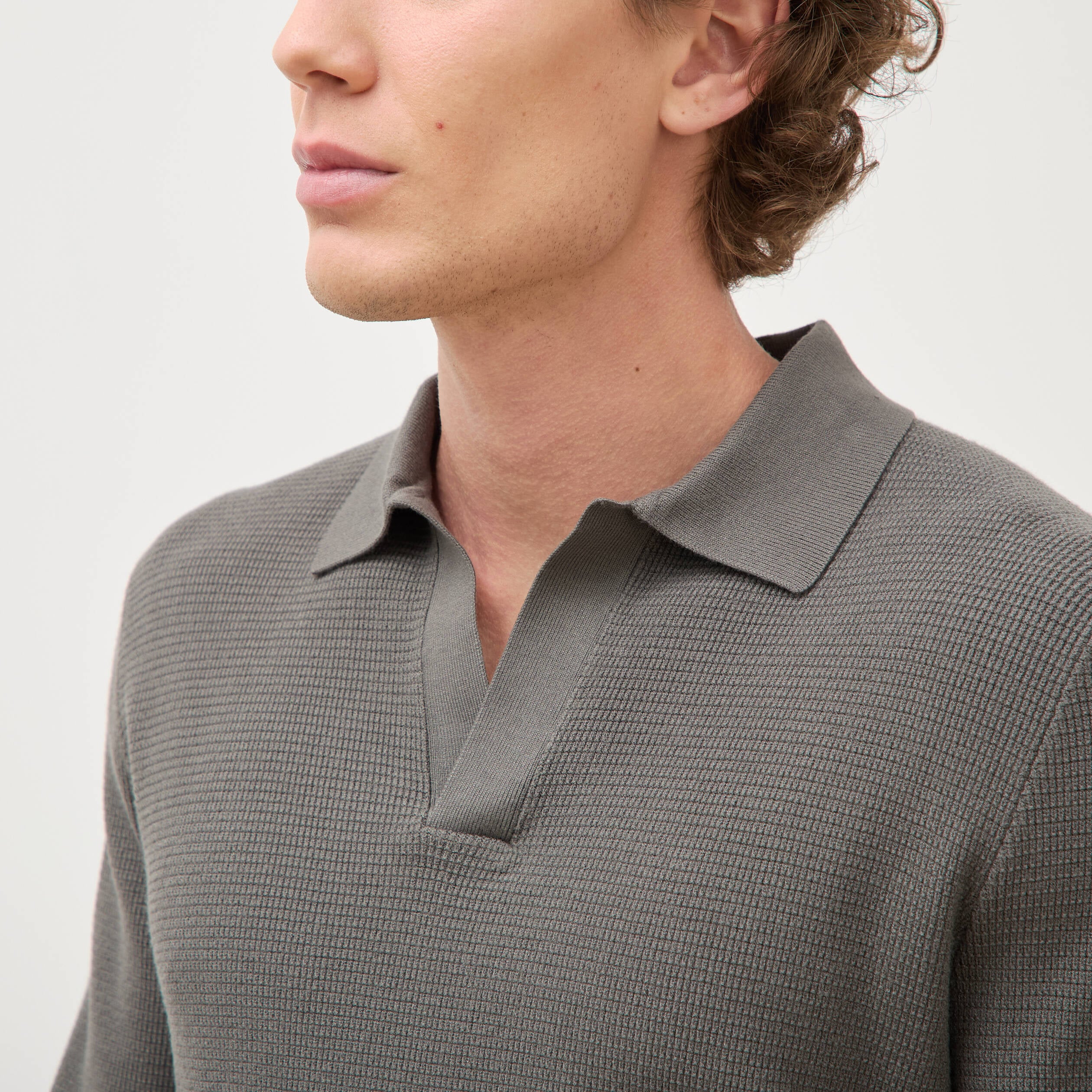 Pull manches longues vert fonc&eacute; homme
