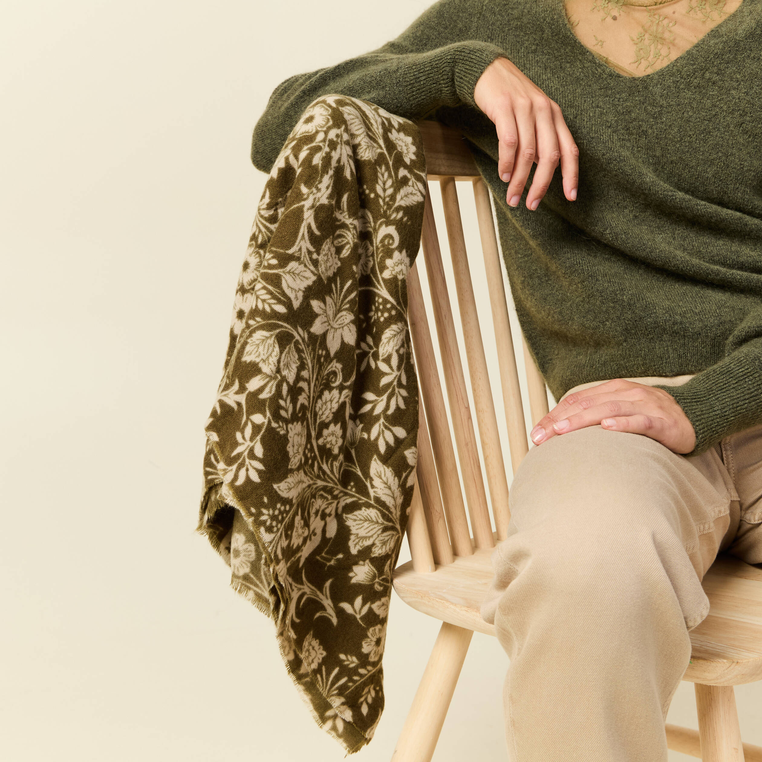 Écharpe en maille côtelée LIDIIES, couleur kaki| FR