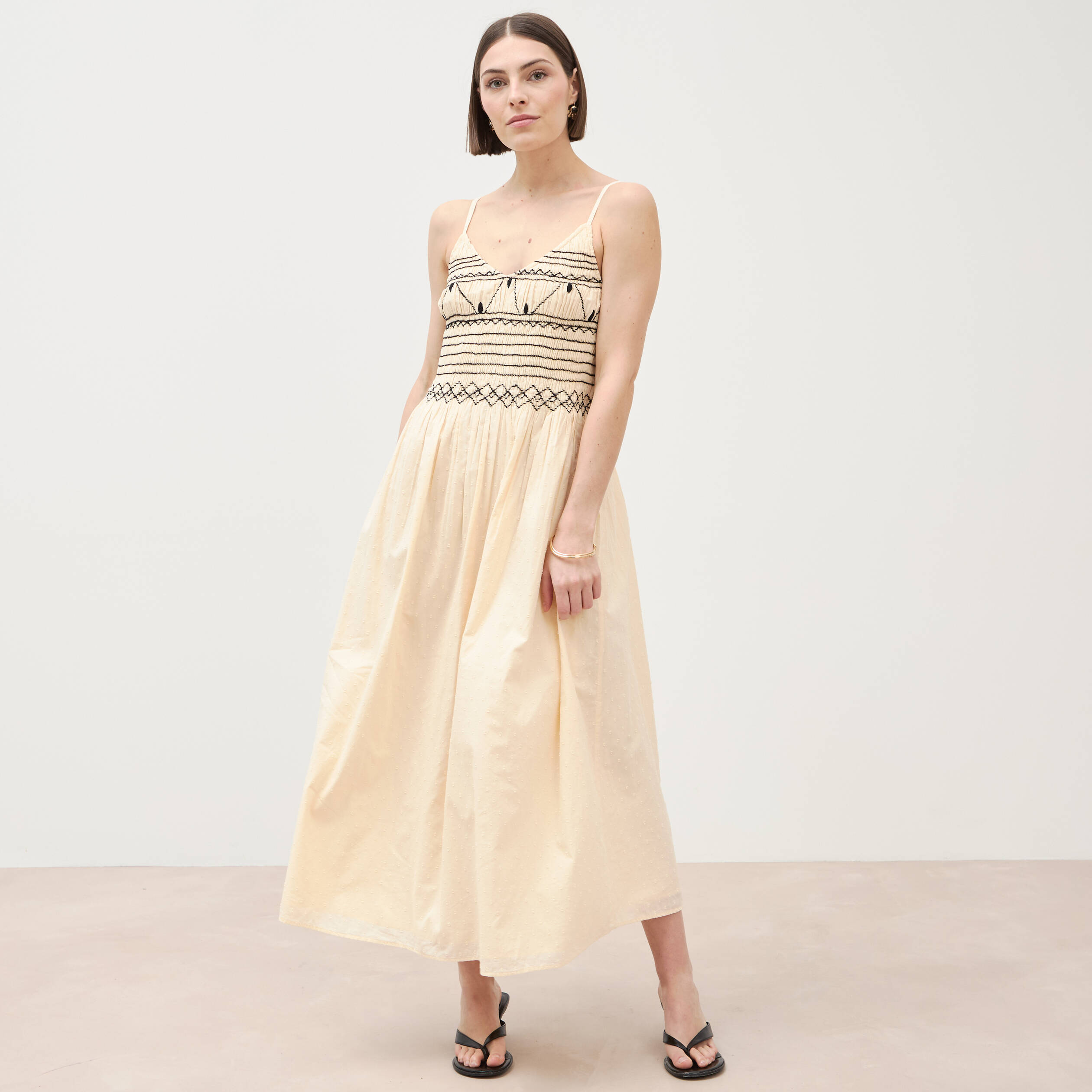 Robe col v &agrave; bretelles en coton creme femme