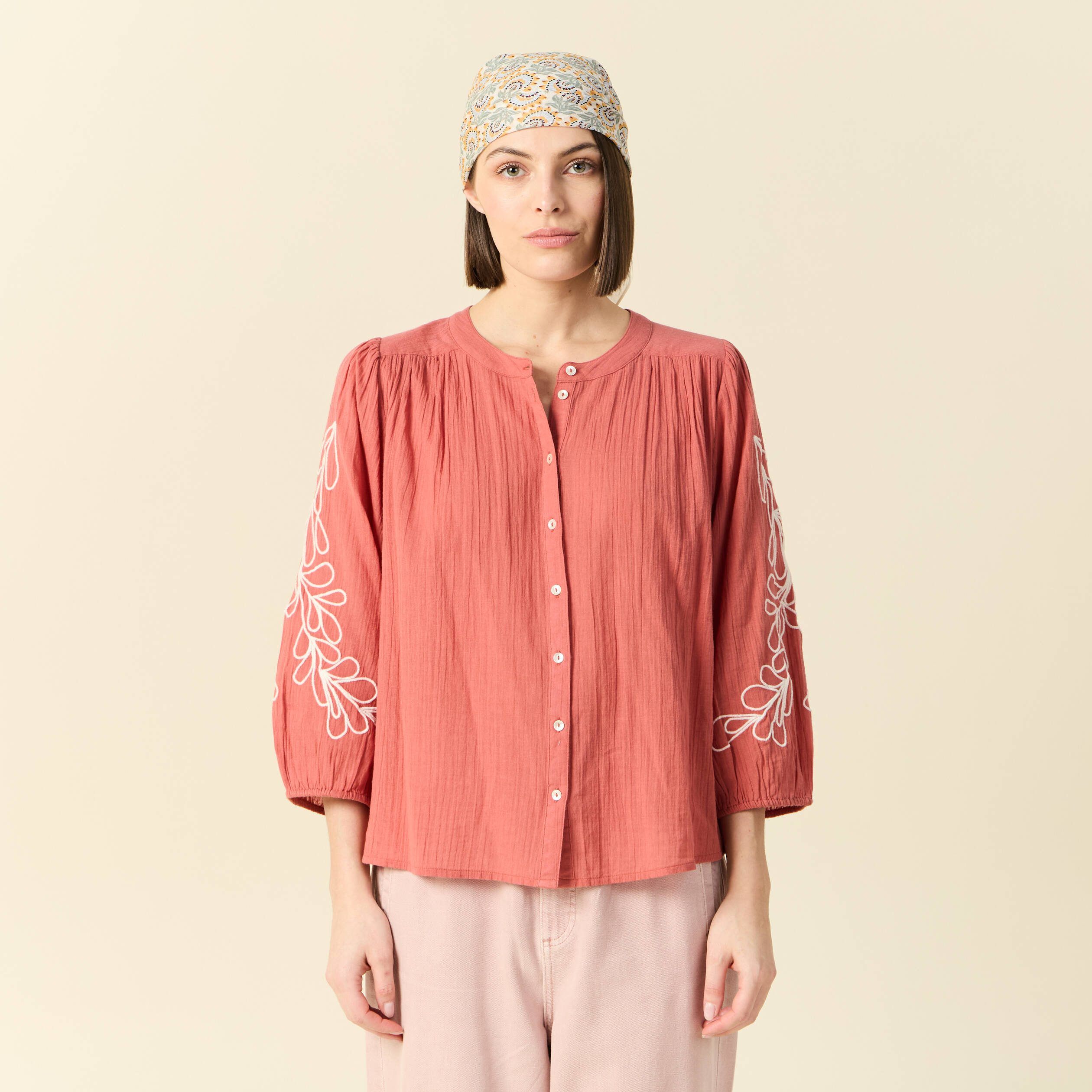chemise manches 34 brodee rose framboise femme Chemise manches 3/4 brodée rose framboise femme