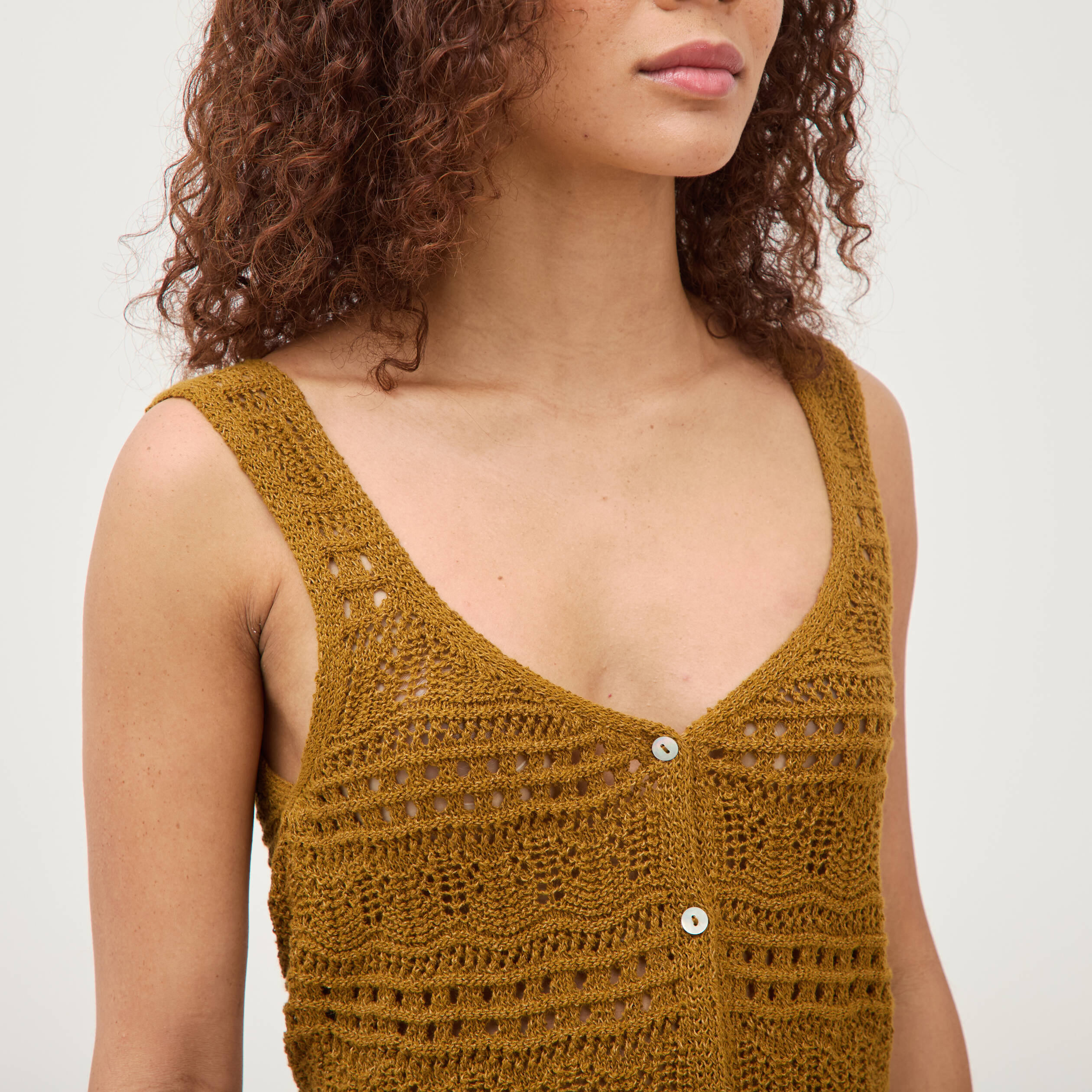 D&eacute;bardeur d&eacute;collet&eacute; bretelles vert olive femme