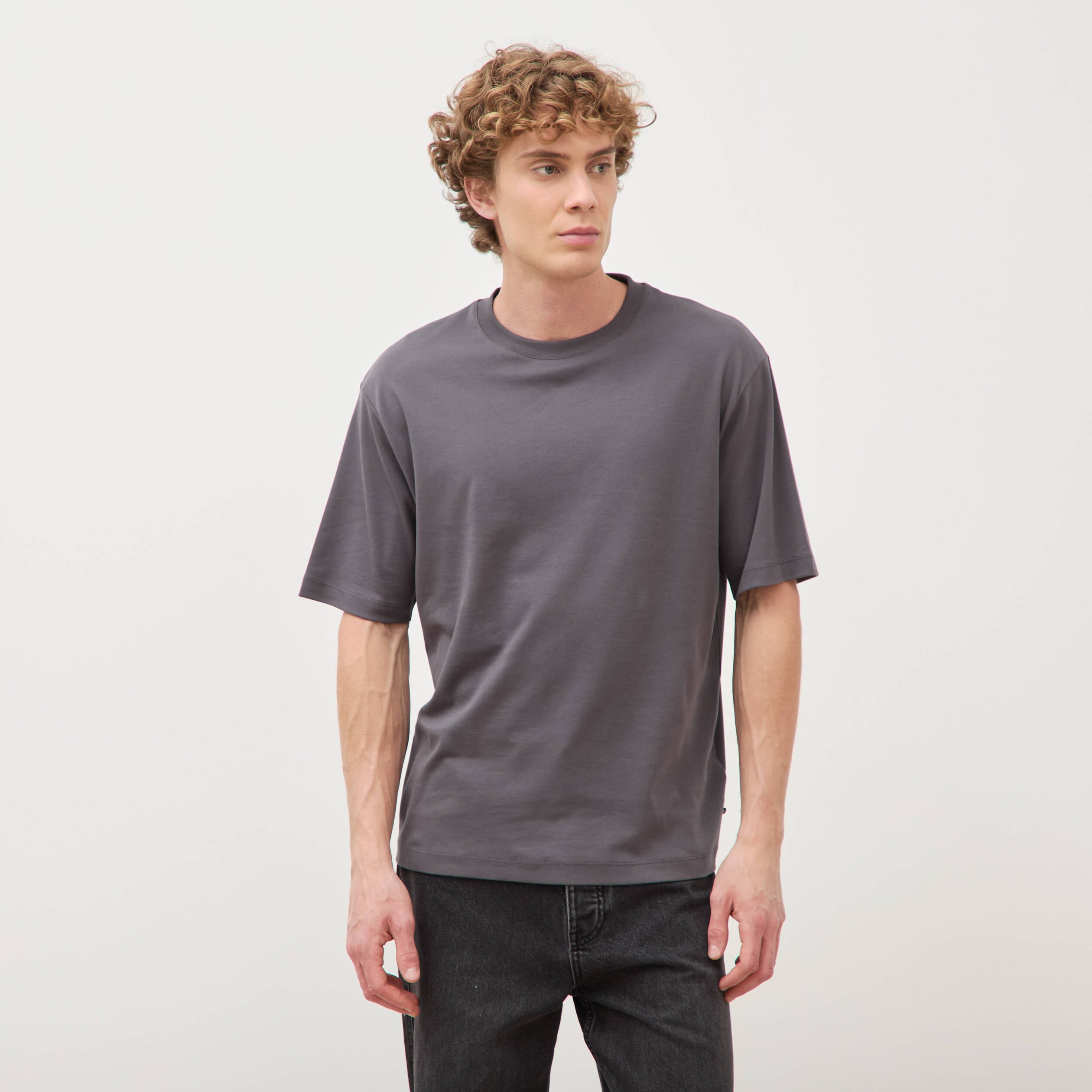 T-shirt manches courtes gris fonc&eacute; homme