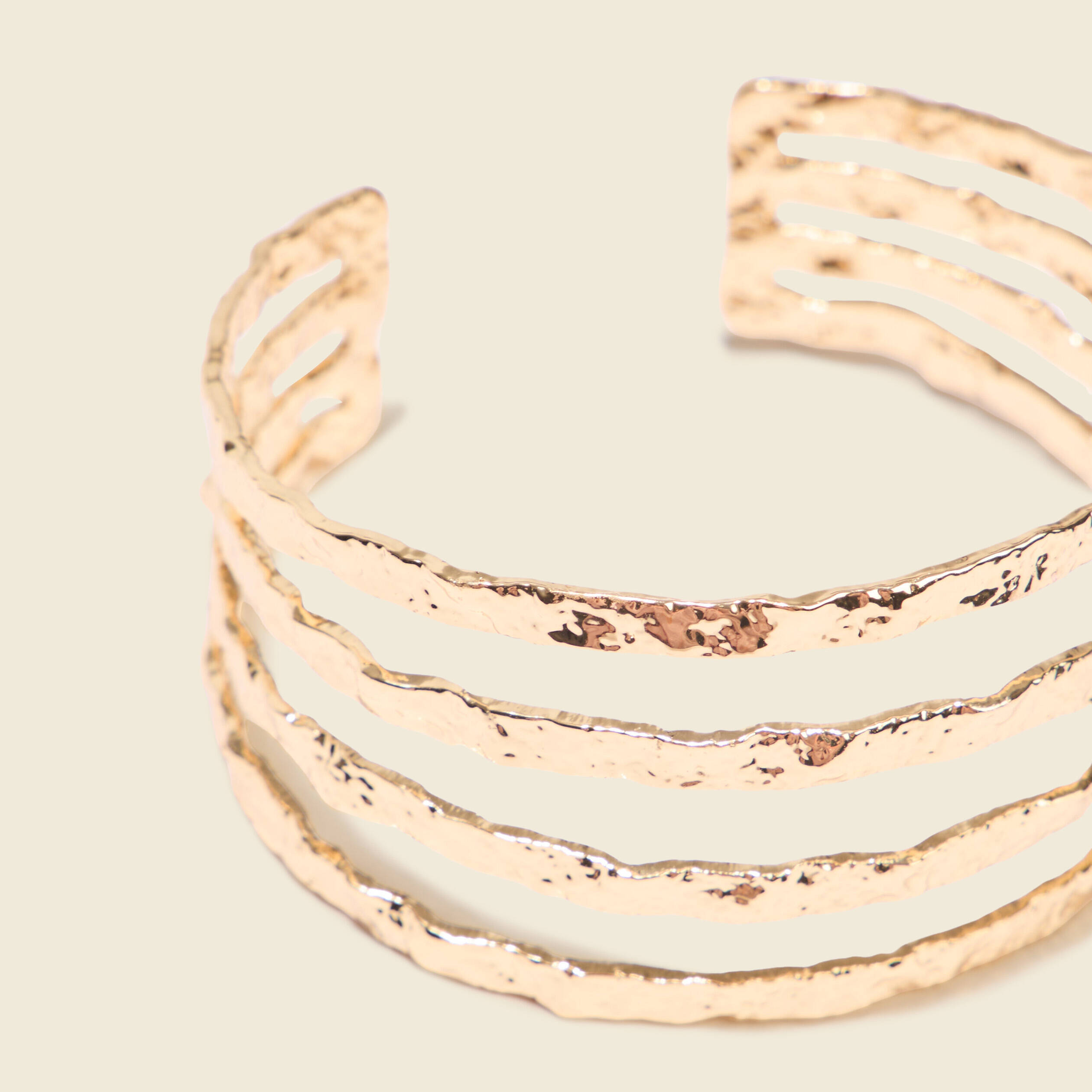 Bracelet jonc martelé couleur or femme