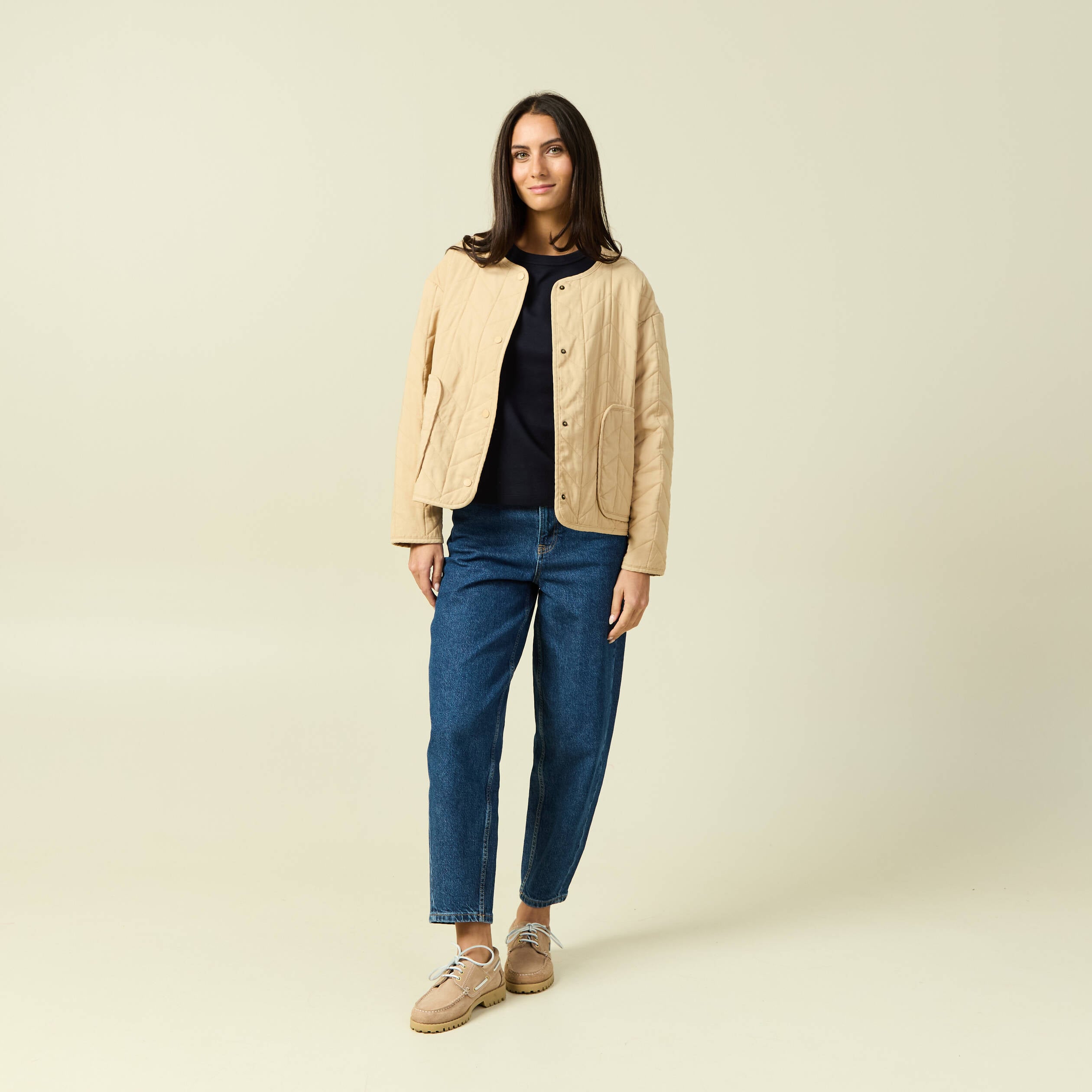 Doudoune droite courte manches longues beige femme
