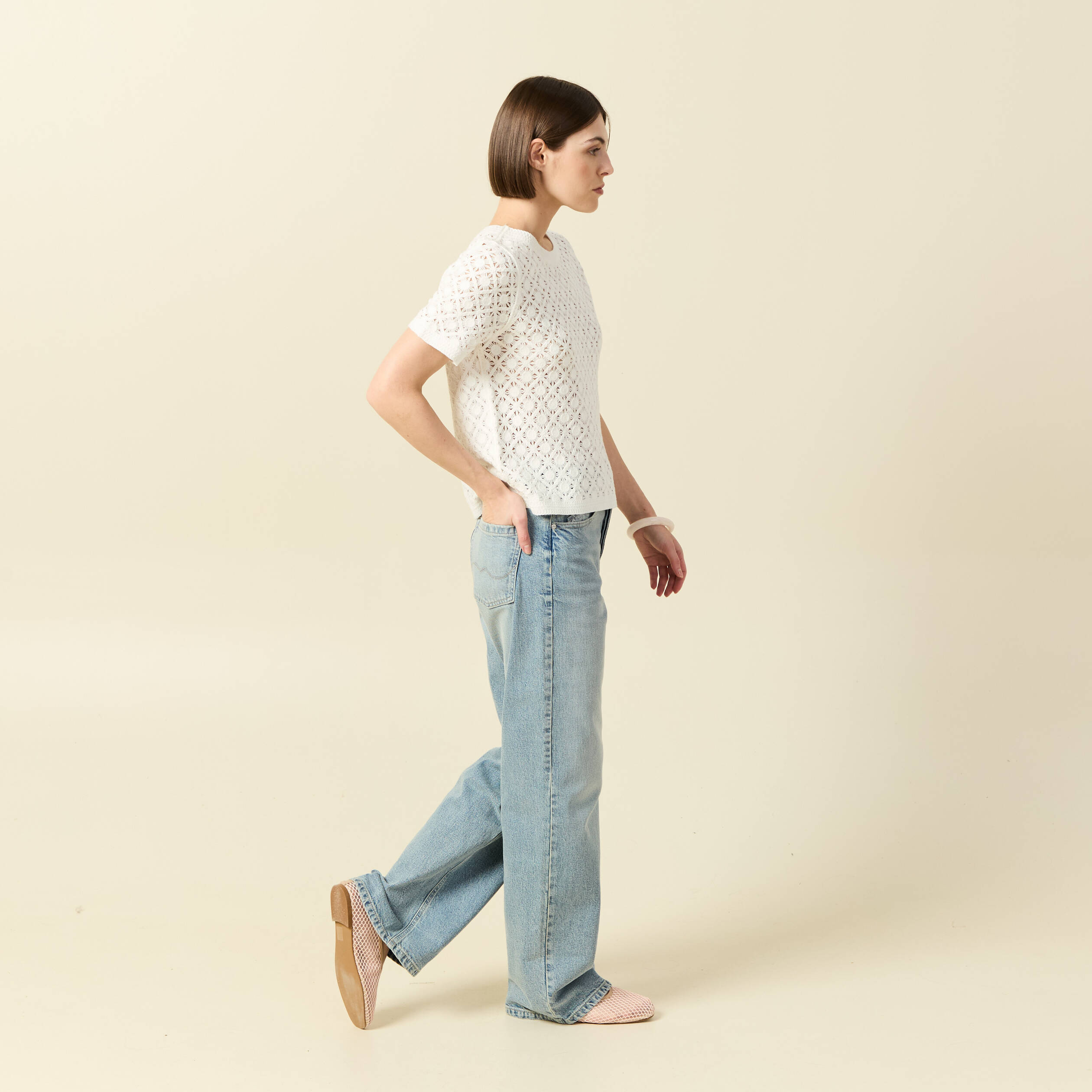 T-shirt ajour&eacute; col rond manches courtes ecru femme