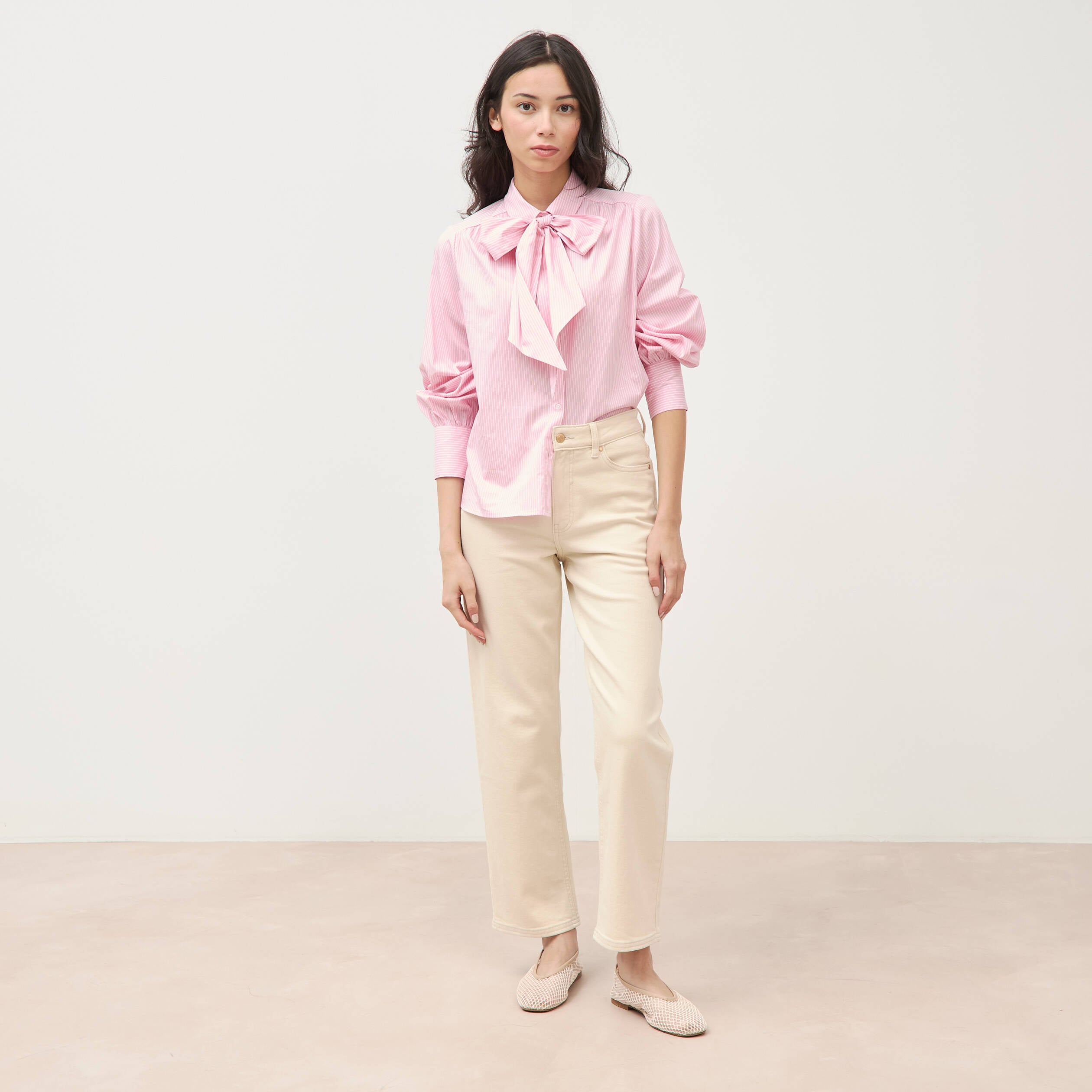Chemise droite col noeud manches longues rose poudr&eacute;e femme