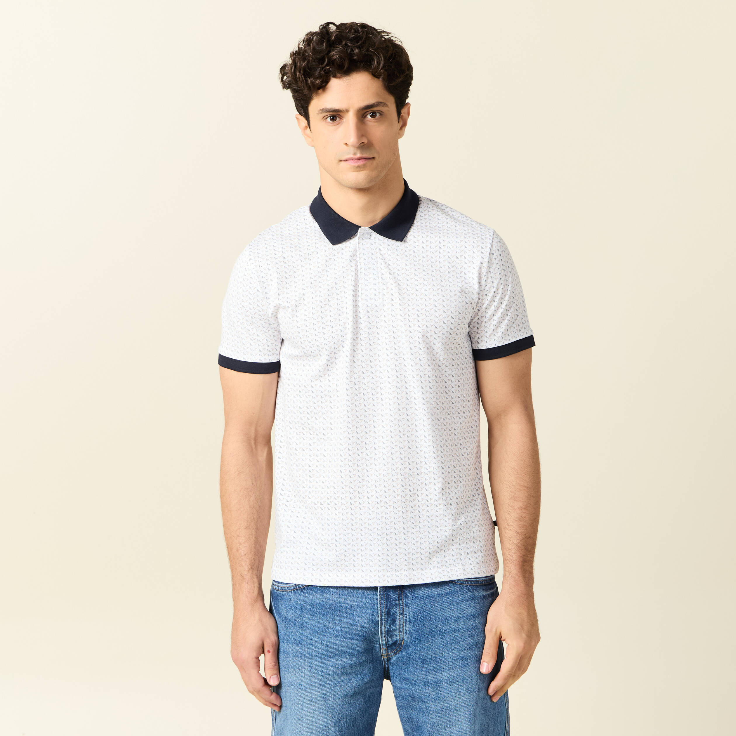 Polo cintr&eacute; en coton manches courtes blanc homme