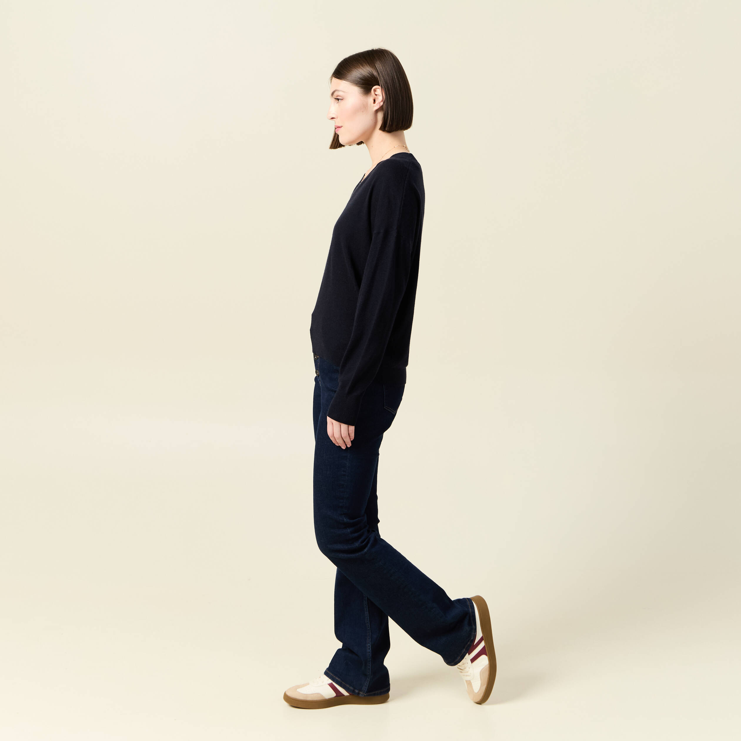 pull fin col v manches longues bleu fonce femme Pull fin col V manches longues bleu foncé femme