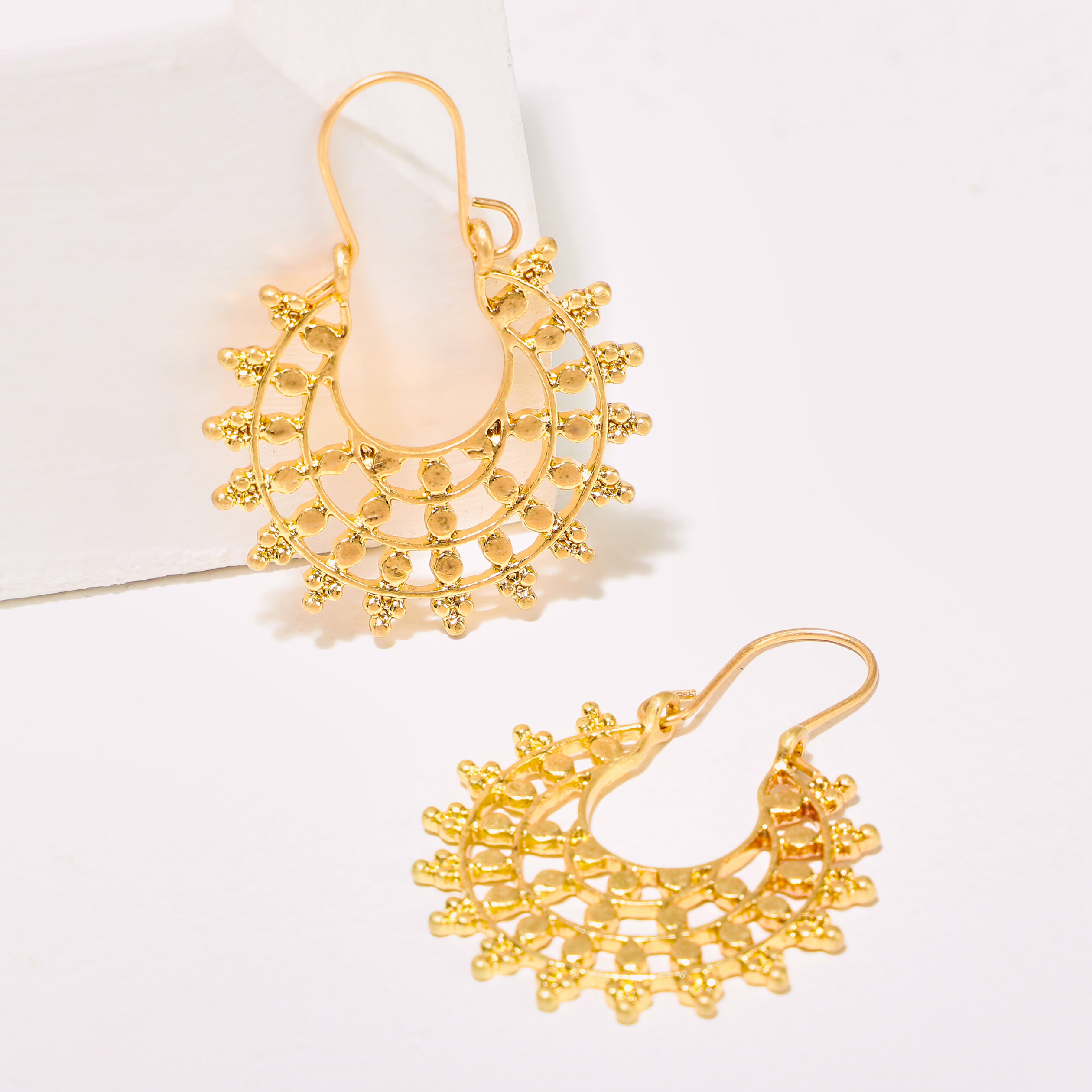 Boucles d'oreilles pendantes couleur or femme