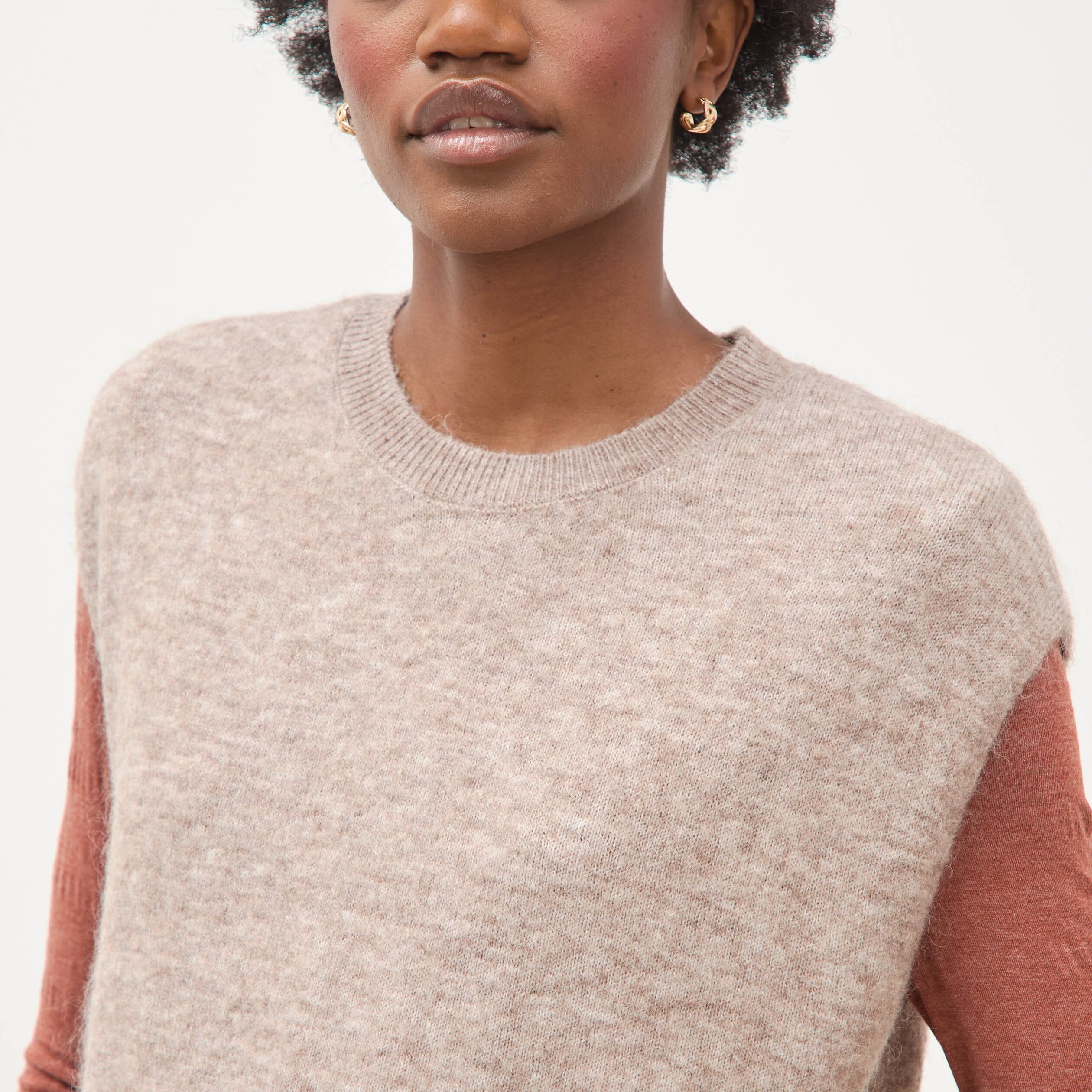 Pull droit court sans manches col rond marron clair femme