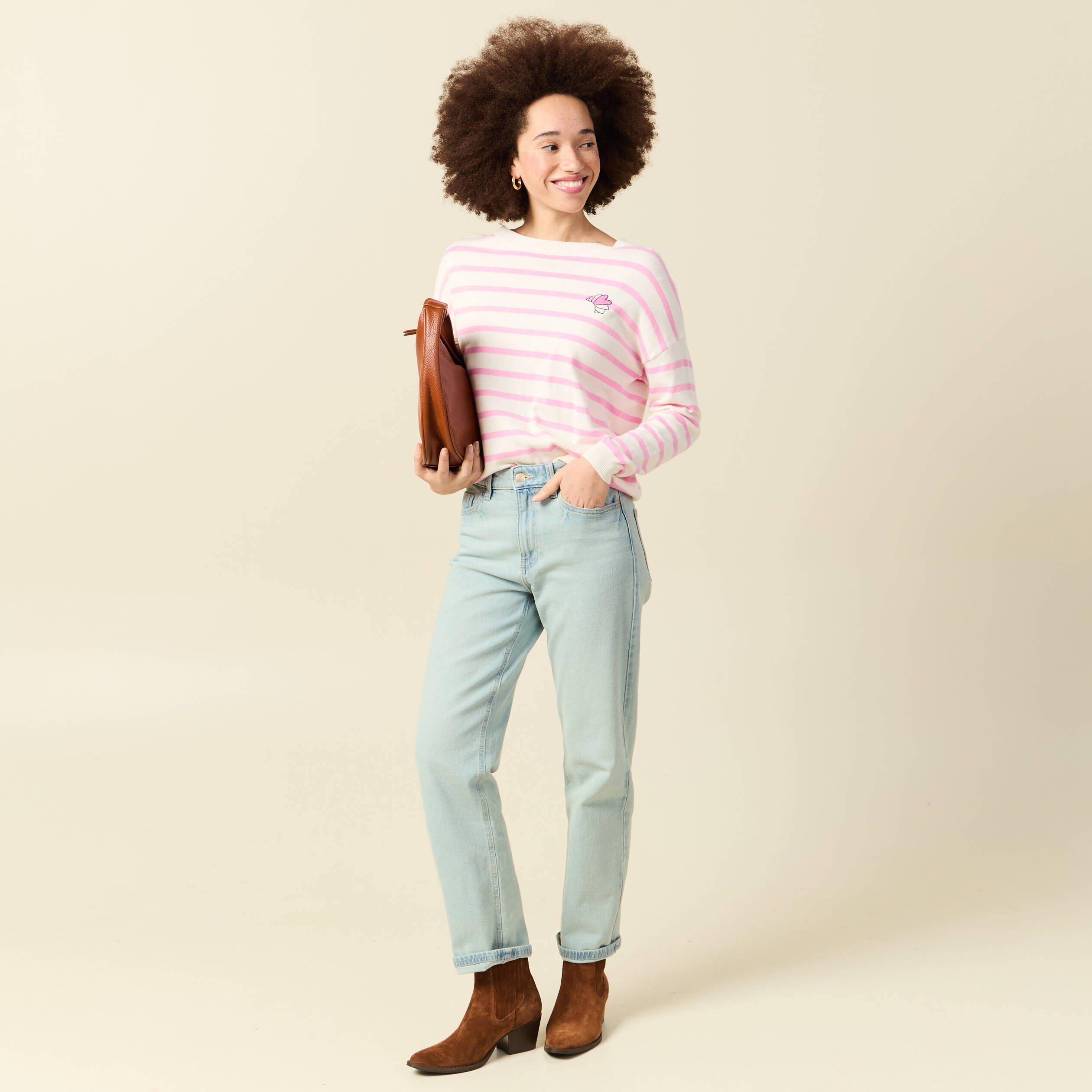 Pull col rond manches longues broderie rose clair femme
